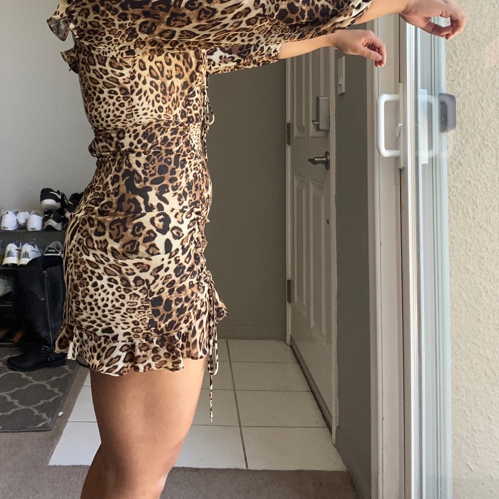 Leopard Ruffled Dress - Picture 4 of 6